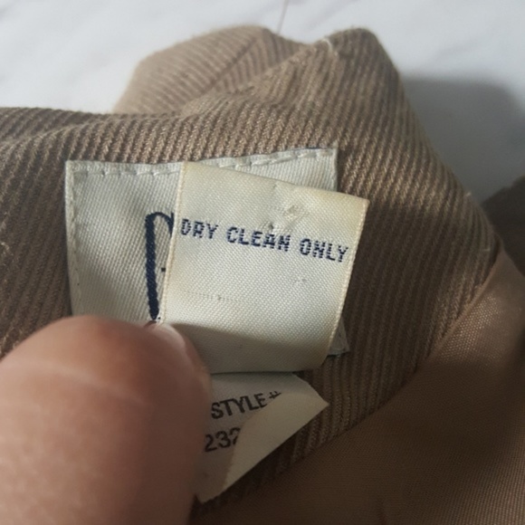 GAP | Classic Beige Dress - Picture 6 of 6